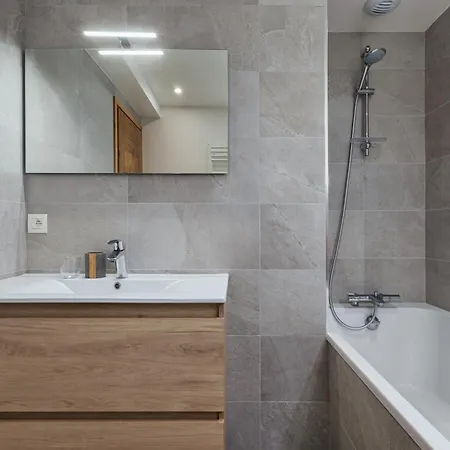 La Perseverance 12 - Happy *