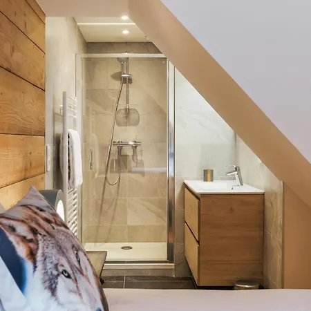 La Perseverance 12 - Happy * Chamonix