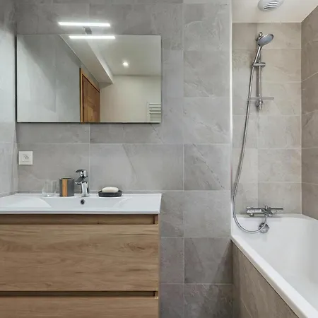 La Perseverance 12 - Happy *