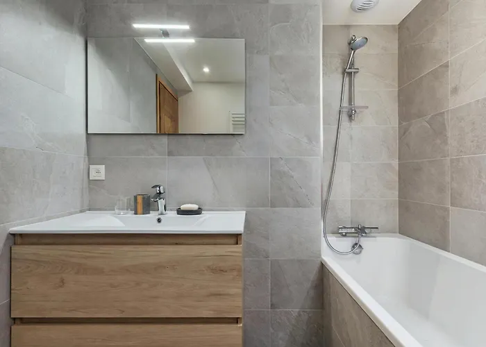 La Perseverance 12 - Happy *